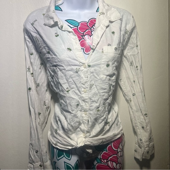 Old Navy White Green Cactus Print Button Down Shirt - Picture 2 of 5